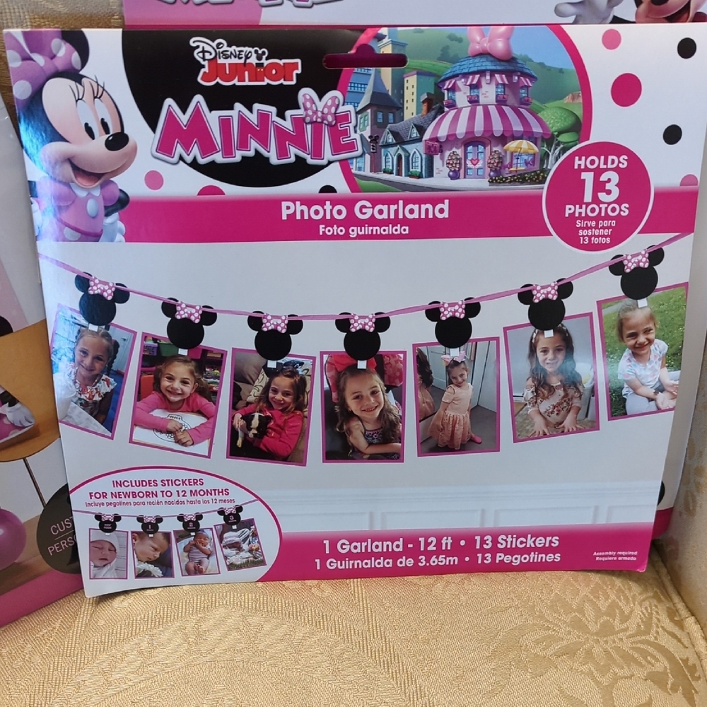 New With Tags Minnie Mouse Birthday Party Supplies Set 🩷🤍 - Picture 3 of 7